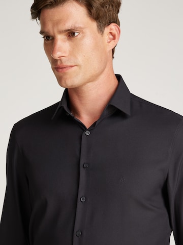 Calvin Klein Klasický střih Košile – černá