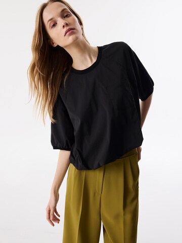 Twist Blouse in Zwart: voorkant