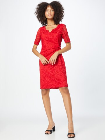 Robe de cocktail Vera Mont en rouge : devant