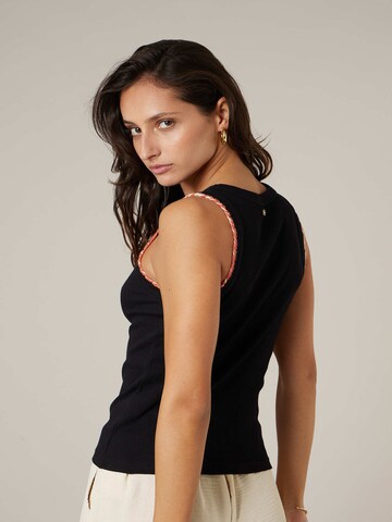 Deeluxe Top 'Naila' in Schwarz