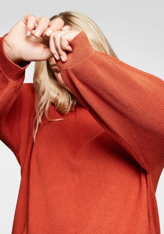 SHEEGO Sweater in Orange