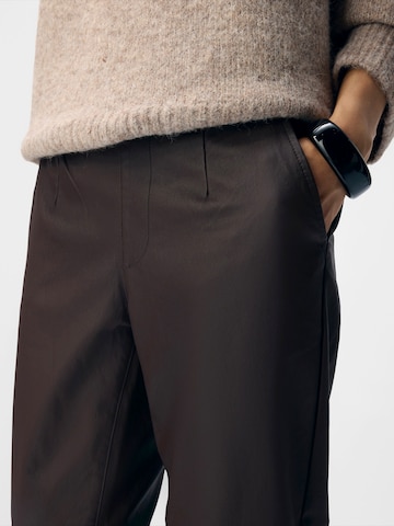 OBJECT Slim fit Pleat-Front Pants 'OBJBelle' in Brown