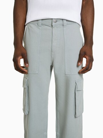 Bershka Regular Cargo trousers in Grey