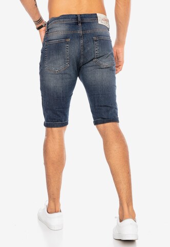 Redbridge Regular Shorts in Blau