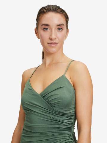 Robe de soirée Vera Mont en vert