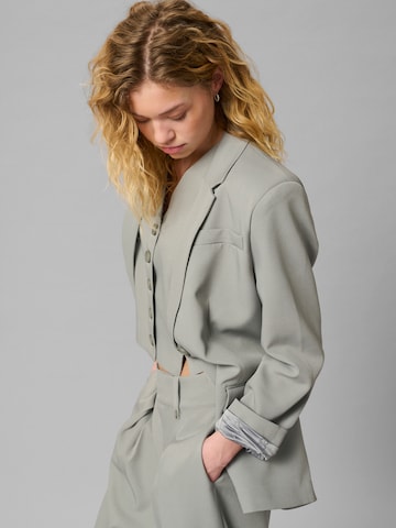 My Essential Wardrobe Блейзър 'Emmy' в сиво
