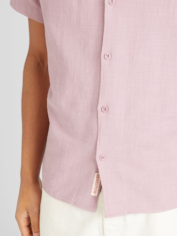 Revolution Regular fit Button Up Shirt in Pink