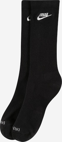 Chaussettes de sport NIKE en noir : devant