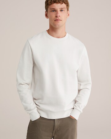 WE Fashion Sweatshirt in White: front