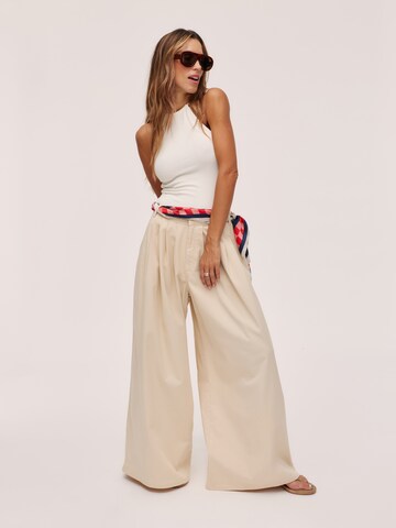 Kamila Šikl Wide leg Jeans in White