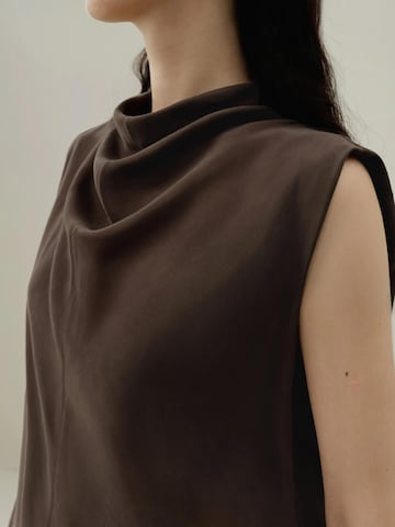 Lilysilk Blouse 'Ärmelloses Top aus leichter Seide-Habotai' in Bruin