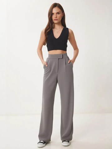 Happiness İstanbul Pleat-front trousers in Grey