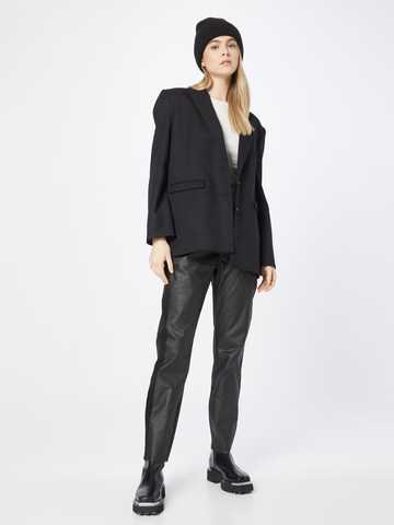 Regular Pantaloni de la DKNY pe negru