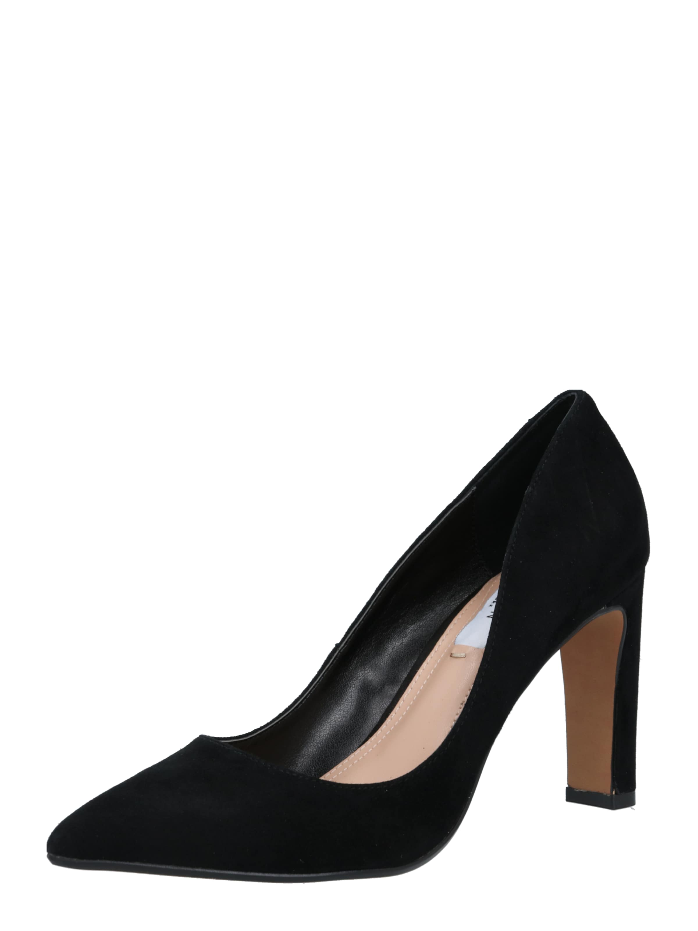 Steven New York Pumps in Black: front