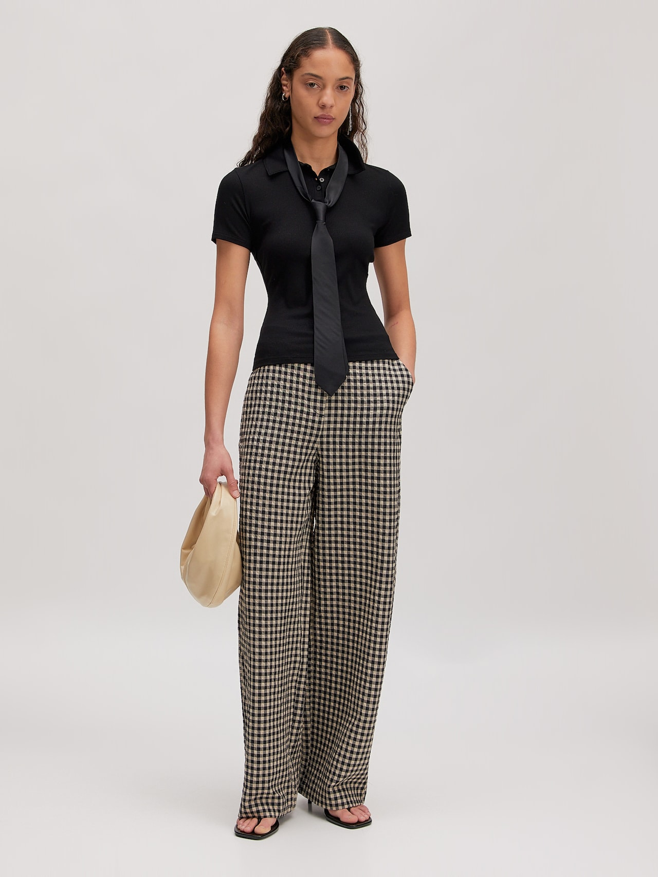 EDITED Produits T-shirt 'Vania' noir