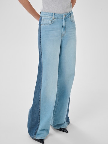 My Essential Wardrobe - Pierna ancha Vaquero 'Lise' en azul: frente