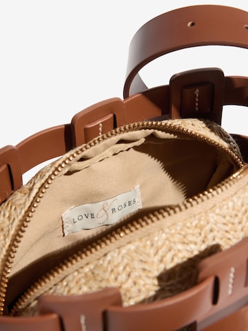 love & roses Crossbody Bag in Brown