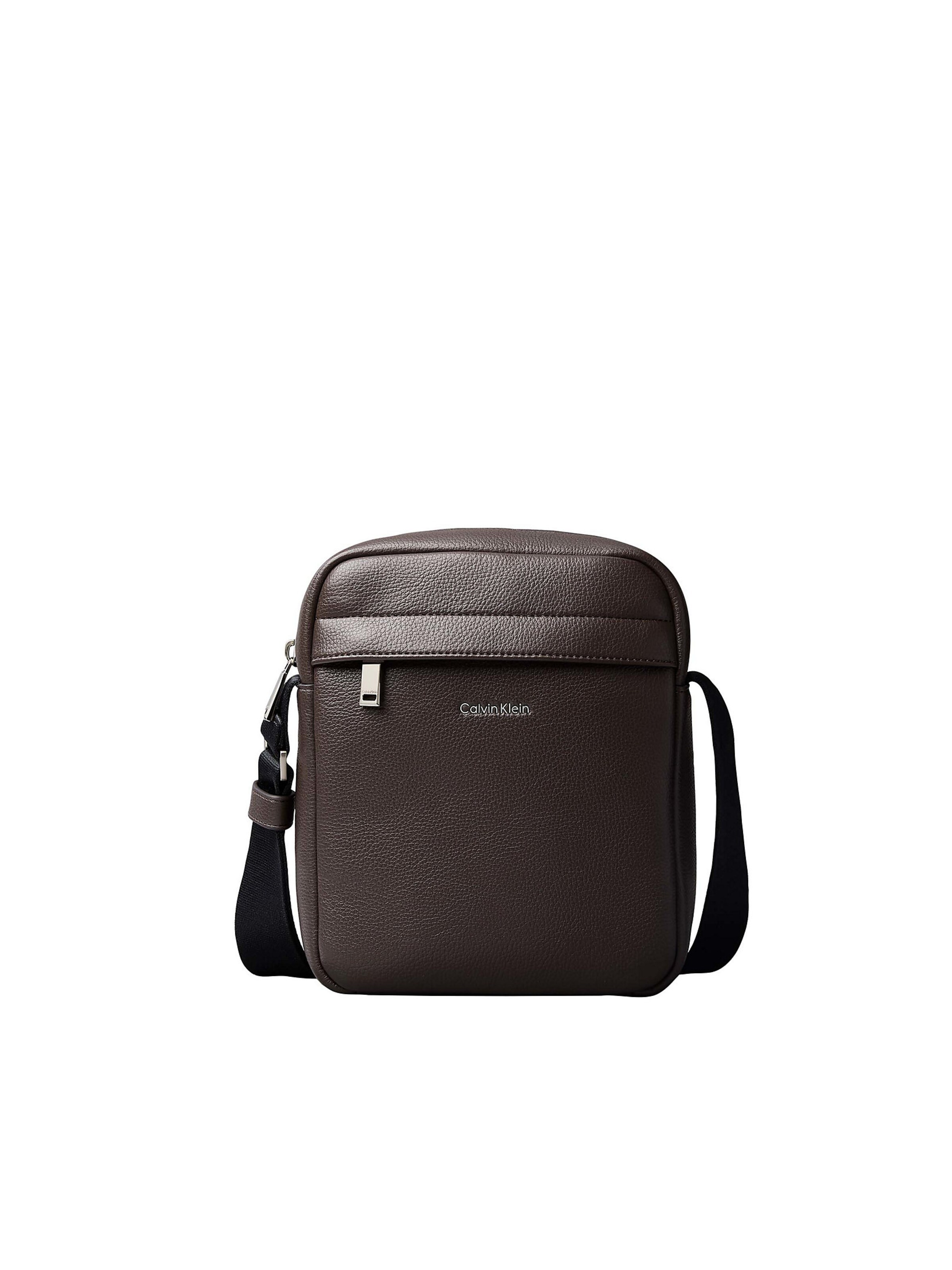 Sac à bandoulière Calvin Klein en marron : devant