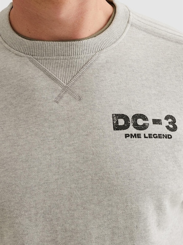 Felpa 'Sweatshirt with garment-dye wash and artwork' di PME Legend in grigio