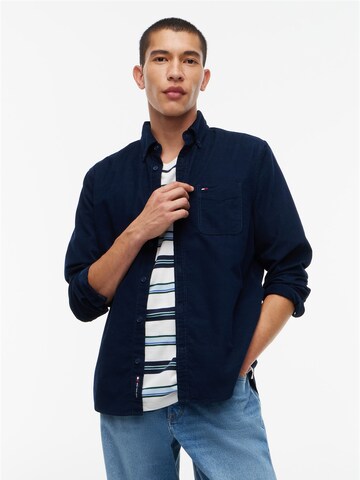 Tommy Jeans - Regular Fit Camisa em azul: frente