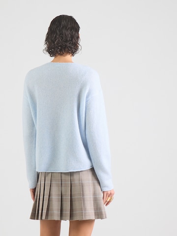 Pullover di monari in blu