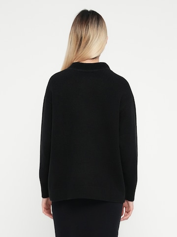 GAP Sweater in Black