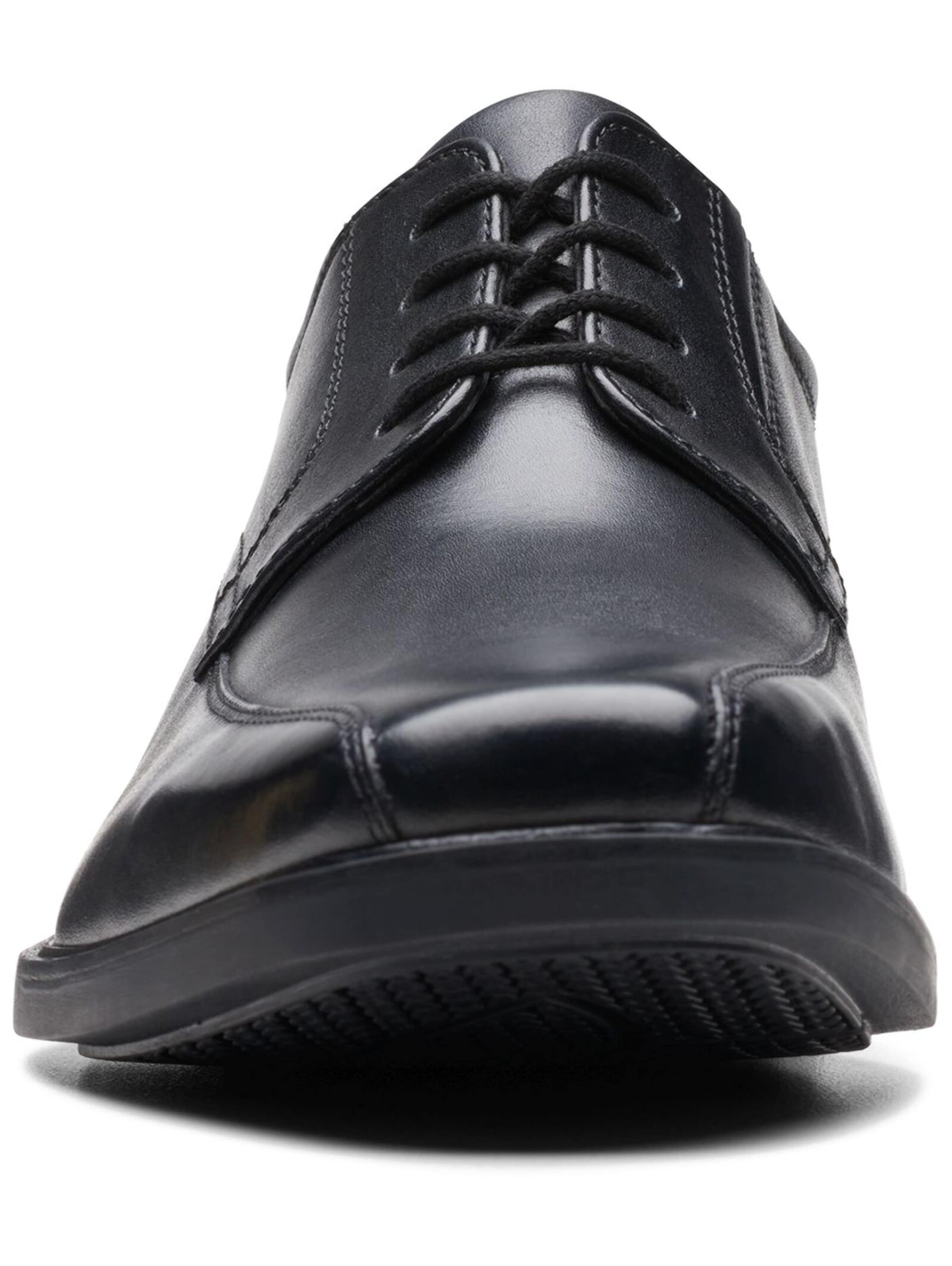 Chaussure à lacets CLARKS en noir