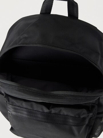 Carhartt WIP Seljakott 'Richmond', värv must