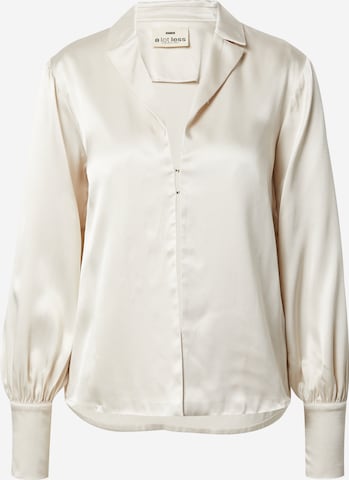 A LOT LESS - Blusa 'Christiana' em branco: frente