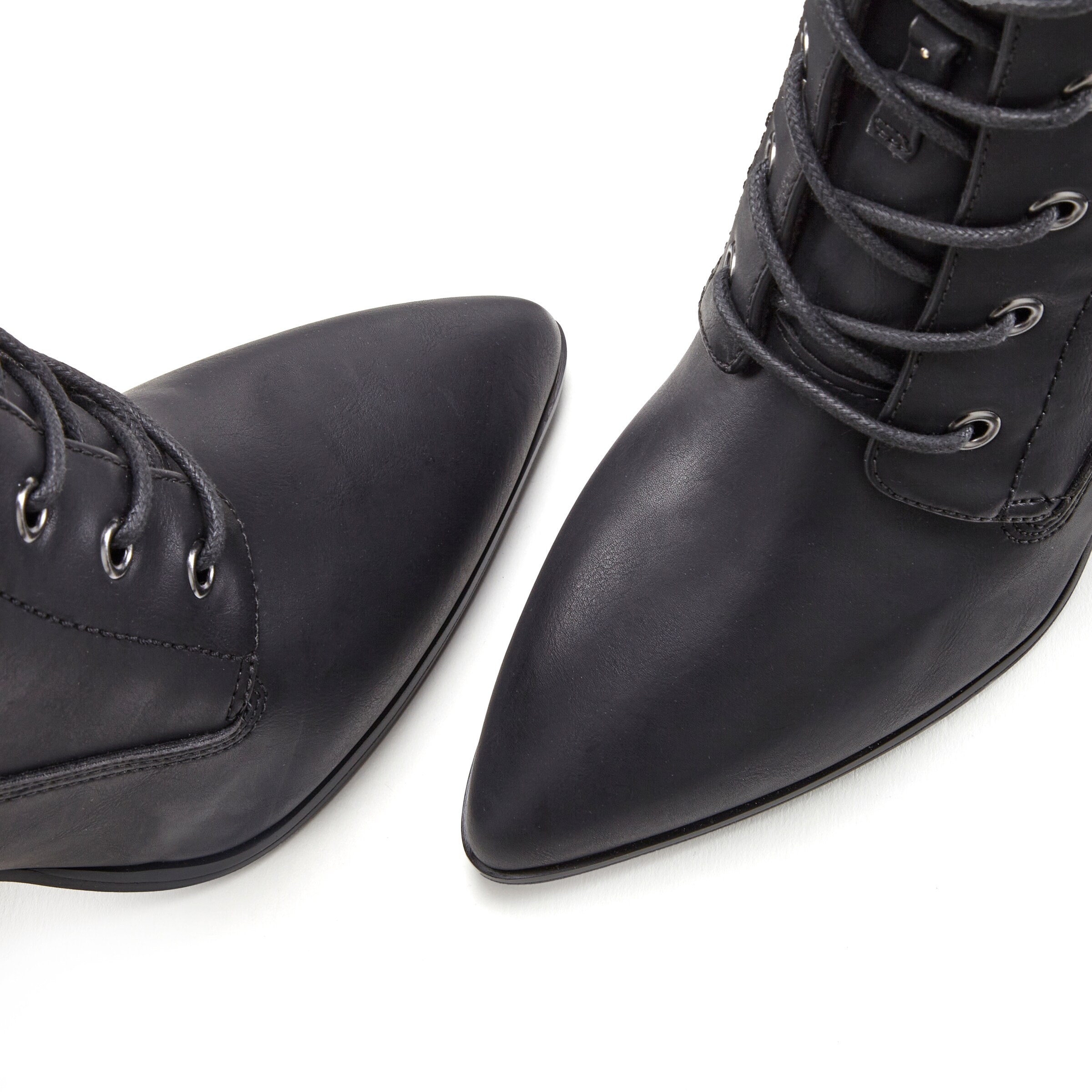 LASCANA Schnürstiefel in Schwarz