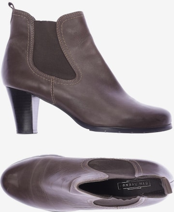 5TH AVENUE Dress Boots in 38 in Brown: front