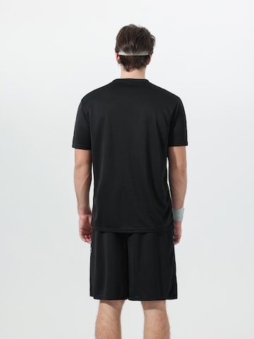 YOUTHUP Tracksuit in Black