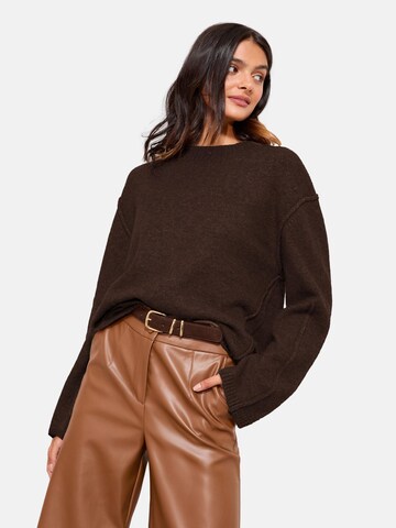 Pullover di Friends Like These in marrone: frontale