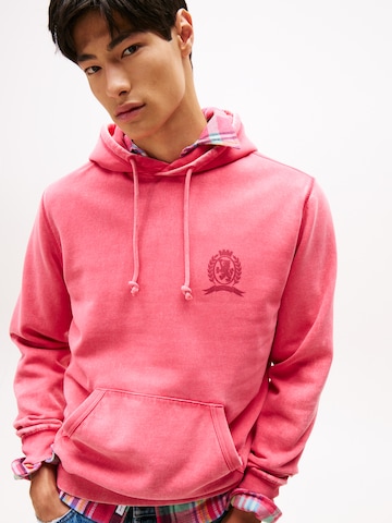 Tommy Jeans Свитшот в Красный