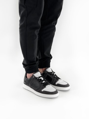 Dutch'D Sneaker low 'Rune' in Grau
