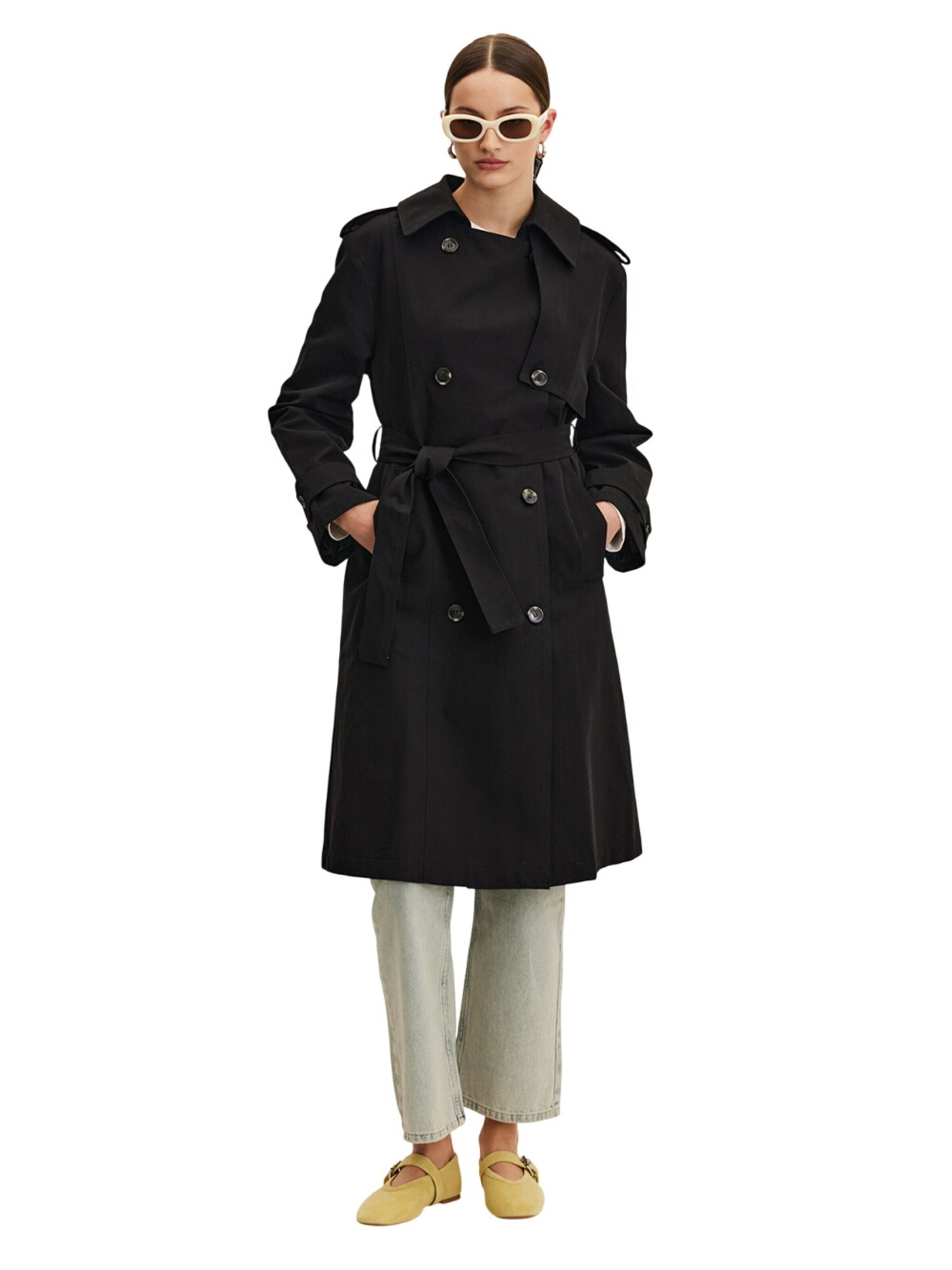 MANUKA Between-seasons coat in Black: front