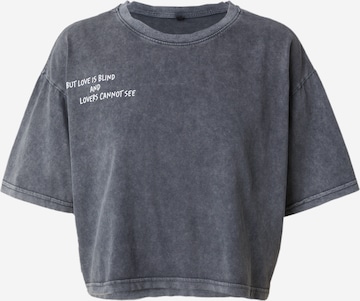 T-shirt Trendyol en gris : devant