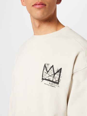 Cotton On - Sudadera 'Basquiat' en beige