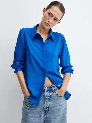 MANGO Blouse in Blauw: voorkant