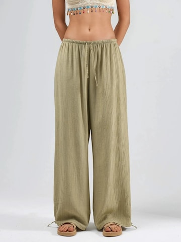 Loosefit Pantaloni di Busem in verde: frontale