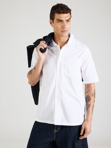 Han Kjøbenhavn Regular fit Button Up Shirt in White: front
