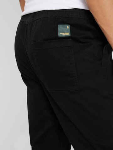 Tapered Pantaloni 'GORDON LEWIS' di JACK & JONES in nero