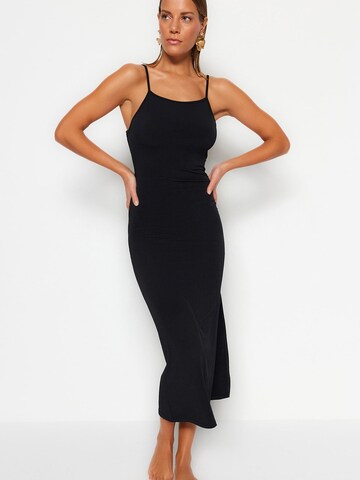 Trendyol Kleid in Schwarz