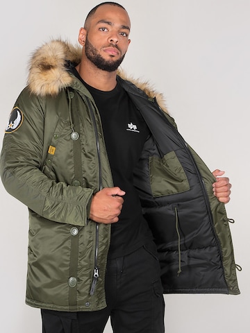 ALPHA INDUSTRIES Зимняя куртка 'N3B Airborne' в Зеленый: спереди