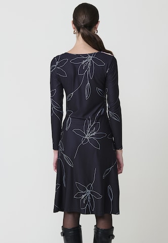 KOROSHI Jurk in Zwart