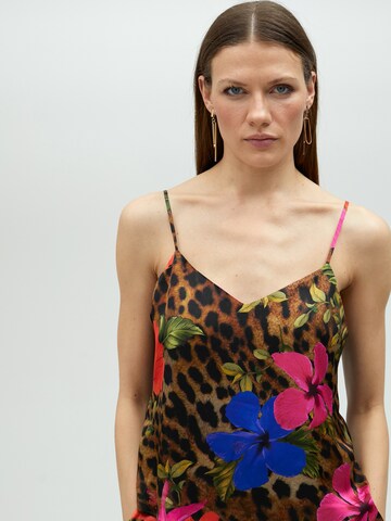 Top di Lola Casademunt in marrone
