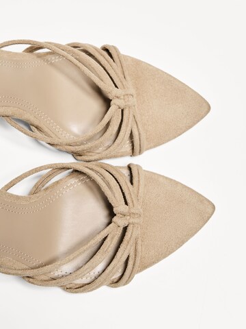 Sandales à lanières Bershka en beige