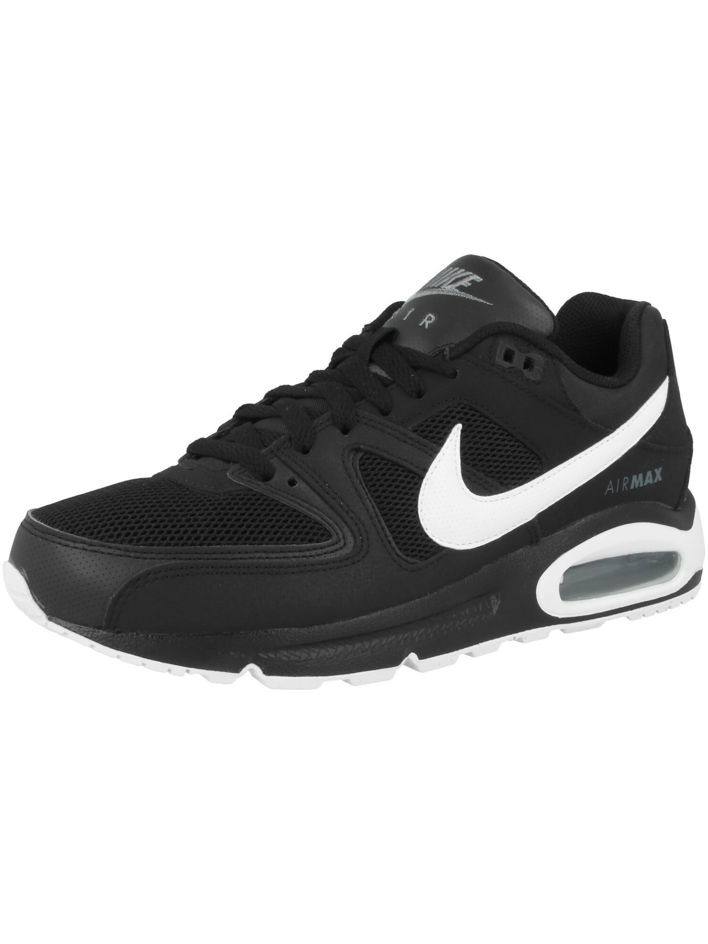 Baskets basses Nike Sportswear en noir : devant