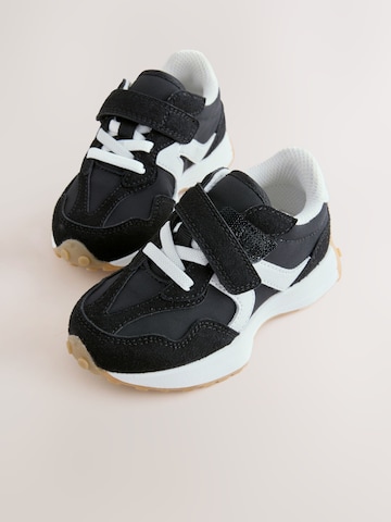 Baskets Next en noir