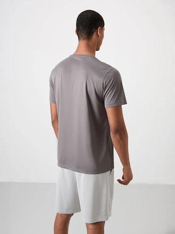 Tommy Life T-Shirts in Grau
